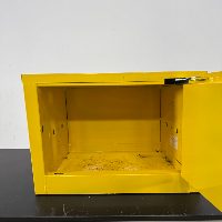 Global Industrial Flammable Safety Storage Cabinet image 2